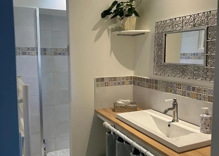 De La Bellue Daire *