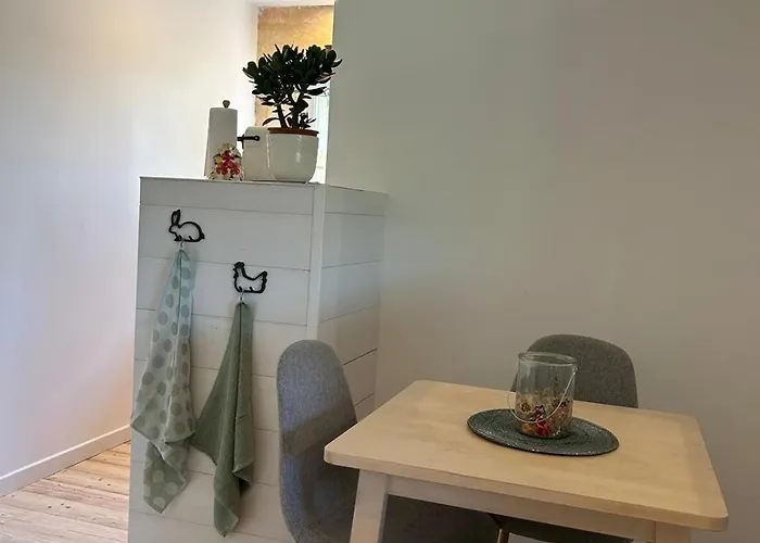 De La Bellue Daire *